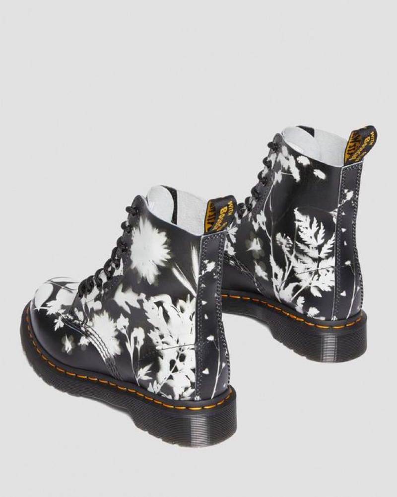 Dr Martens 1460 Pascal Floral Shadow Nahkaiset Pitsi Up Naisten Saappaat Mustat Valkoinen | Suomi_Dr91796