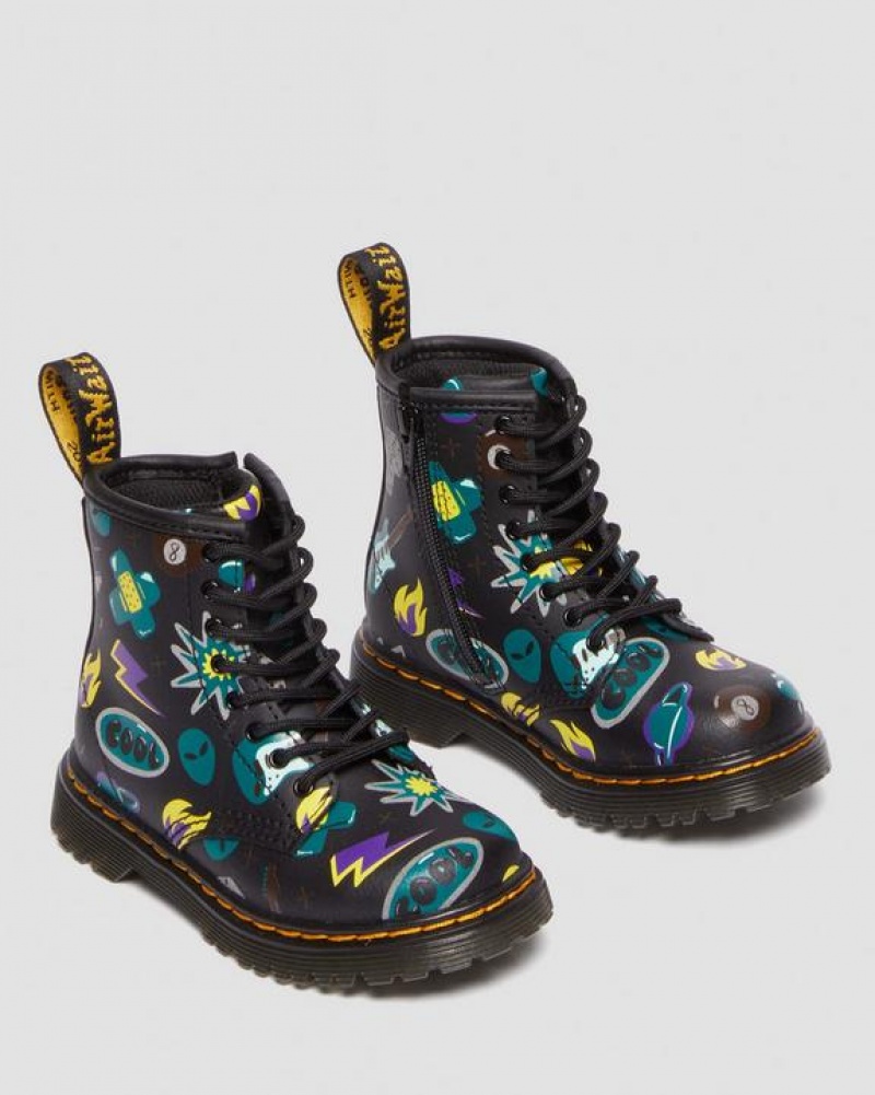 Dr Martens Toddler 1460 Sticker Print Nahkaiset Pitsi Up Lasten Saappaat Mustat | Suomi_Dr19291